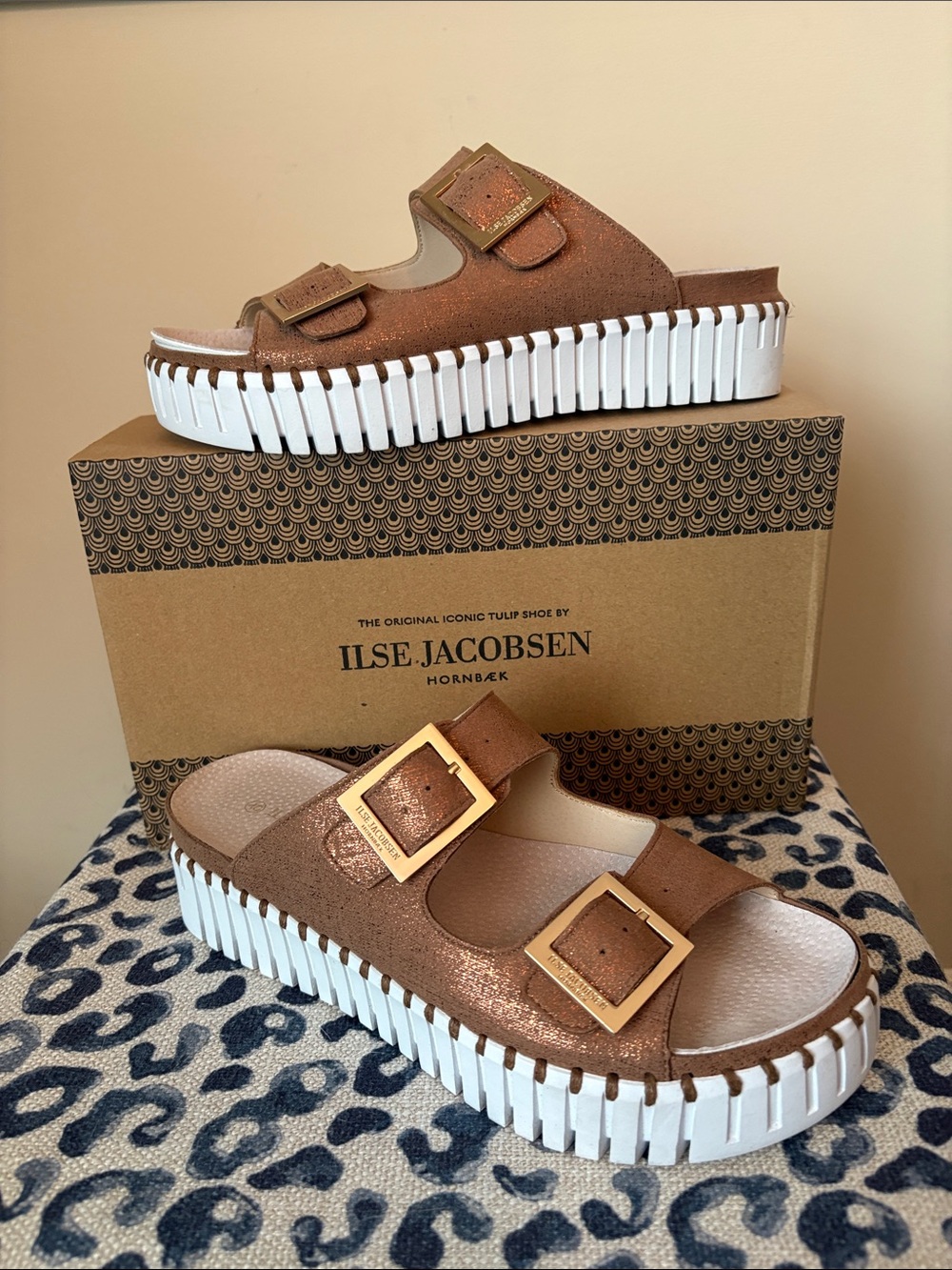 Rose Gold Isle Jacobsen Tulip Slide Sandals 40